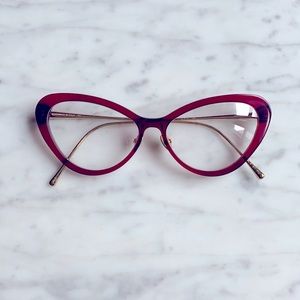 Chic Burgundy Cat-Eye Glasses